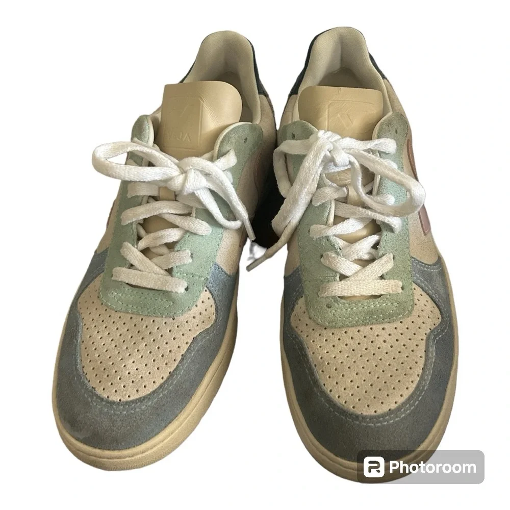 VEJA Shoes - Picture 5 of 5